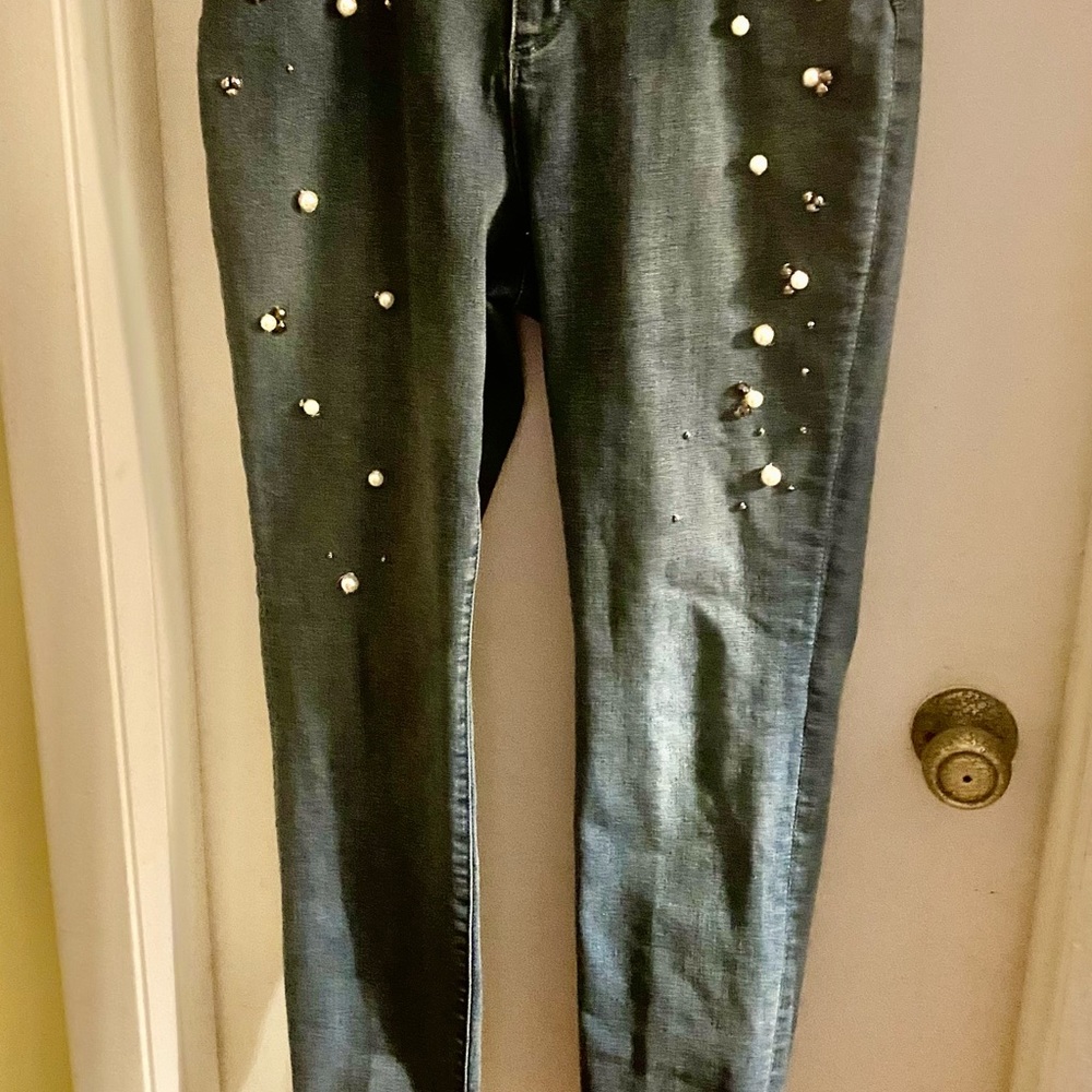 Gloria Vanderbilt jeans w/pearl decor